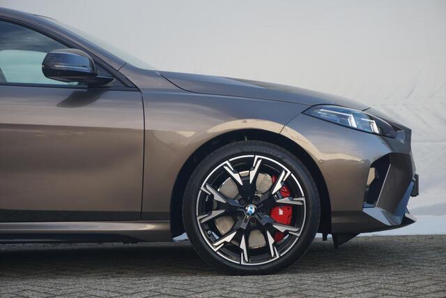 BMW 2-SERIE Gran Coupé 220 M Sportpakket Pro 19'' / Panoramadak / Harman Kardon / Head-Up Display / Driving Assistant Plus