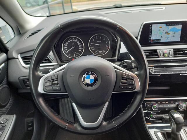 BMW 2-SERIE Active Tourer 218i High Executive - LED - PDC VOOR/ACHTER - TREKHAAK - CLIMATE - ELEK KLEP - CRUISE