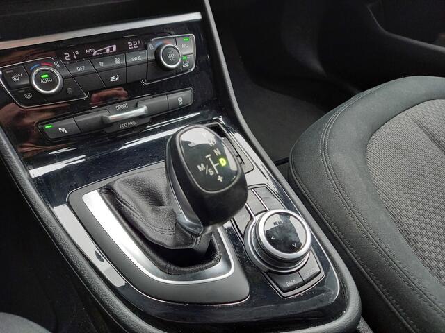 BMW 2-SERIE Active Tourer 218i High Executive - LED - PDC VOOR/ACHTER - TREKHAAK - CLIMATE - ELEK KLEP - CRUISE