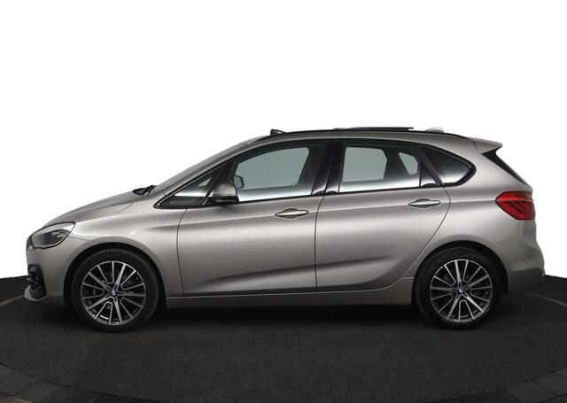 BMW 2-SERIE Active Tourer 218i High Executive |NAP |1e eigenaar | Automaat | Pano | HUD | Stoelverwarming | Camera
