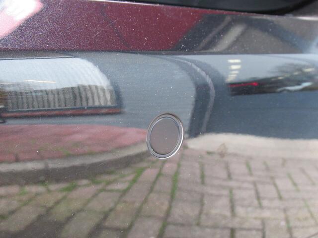 BMW 2-SERIE Gran Coupé 218i High Executive | Clima-Airco | Carplay | Parkeercamera | Head Up Display | Stuur/Stoelverwarming | Trekhaak | LED Dagrijverlichting |