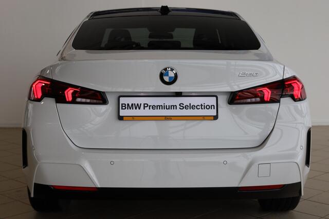 BMW 2-SERIE Gran Coupé 220 Premium Pack | Comfort Access | Stuurwiel verwarming | Getint Glas | Ekris Selection