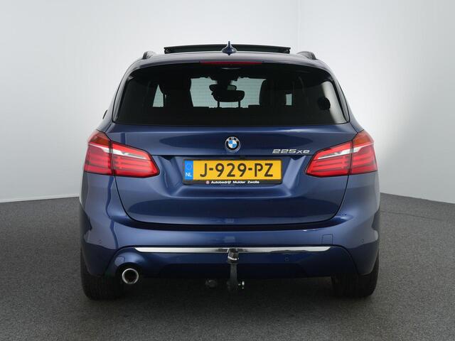 BMW 2-SERIE Active Tourer 225xe iPerformance High Executive | Pano | Leer | Trekhaak | Camera | Keyless
