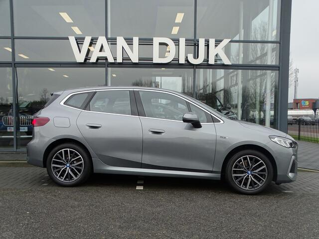 BMW 2-SERIE Active Tourer 225e M Sportpakket Adaptief M-onderstel Sportstoel DAB Parkeerhulpsysteem 18''LM Velgen