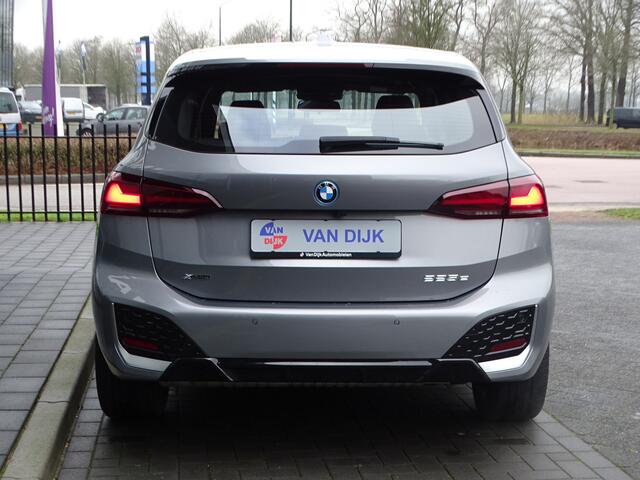BMW 2-SERIE Active Tourer 225e M Sportpakket Adaptief M-onderstel Sportstoel DAB Parkeerhulpsysteem 18''LM Velgen