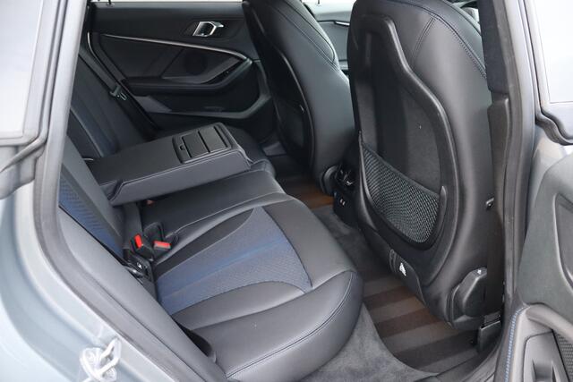 BMW 2-SERIE Gran Coupé 218i Business Edition M-Sport NL-Auto!! 19'' LM I Nav I Apple Car-Play