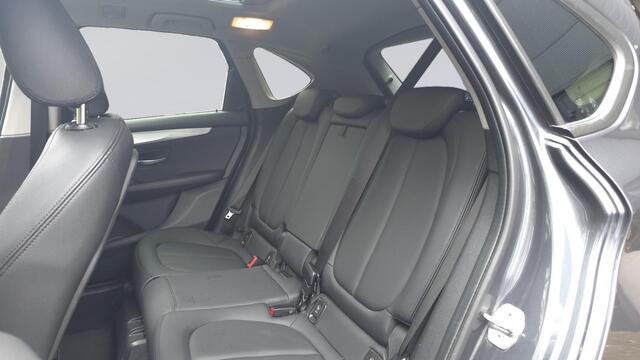 BMW 2-SERIE Active Tourer 218i Executive | Panorama | Navigatie | Leder | Cruise