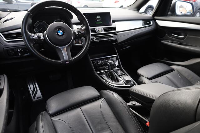 BMW 2-SERIE Active Tourer 218i Centennial High Executive M-Sport TREKHAAK-AFN LEER HUD STOELVERW. CRUISE CLIMA NAP NAVI PDC 17''LMV