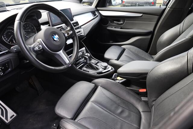 BMW 2-SERIE Active Tourer 218i Centennial High Executive M-Sport TREKHAAK-AFN LEER HUD STOELVERW. CRUISE CLIMA NAP NAVI PDC 17''LMV