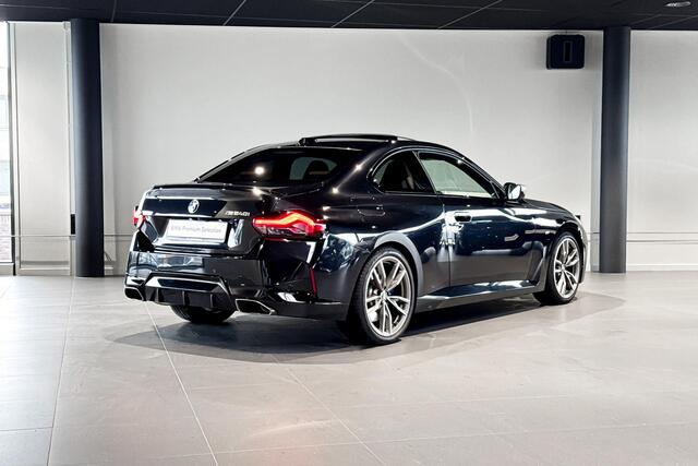 BMW 2-SERIE Coupé M240i | Glazen schuif-/kanteldak | Harman Kardon | Head-up Display | Comfort Access |