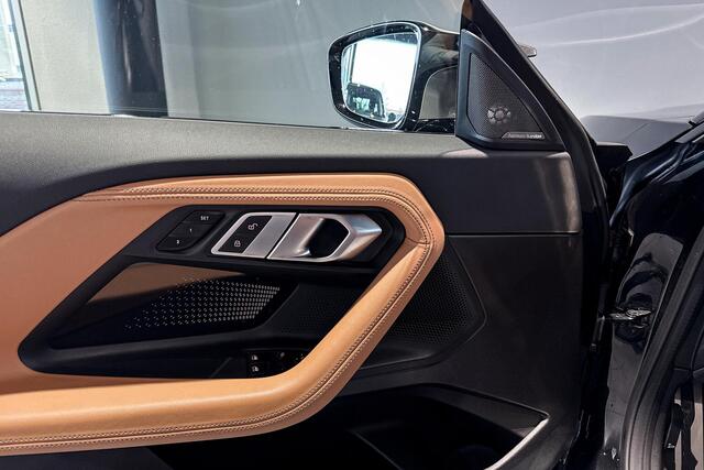 BMW 2-SERIE Coupé M240i | Glazen schuif-/kanteldak | Harman Kardon | Head-up Display | Comfort Access |