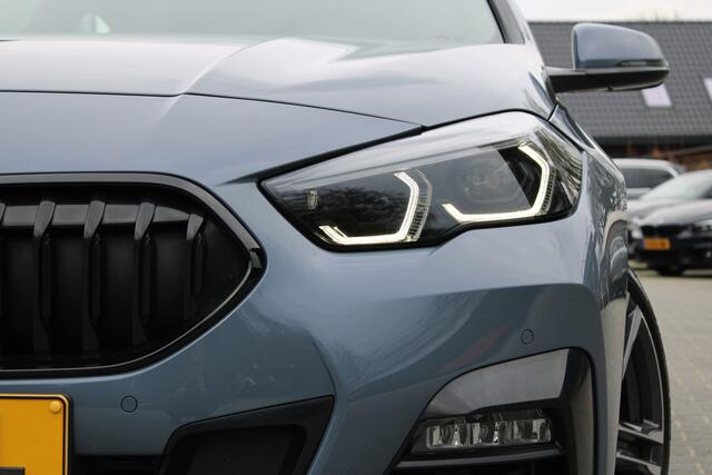 BMW 2-SERIE Gran Coupé 218i M Sport Business Edition Plus - 18 Inch - Lederen bekleding - Nederlandse BMW - Dealer onderhouden Stuur & Stoelverwarming - Achteruitrijcamera