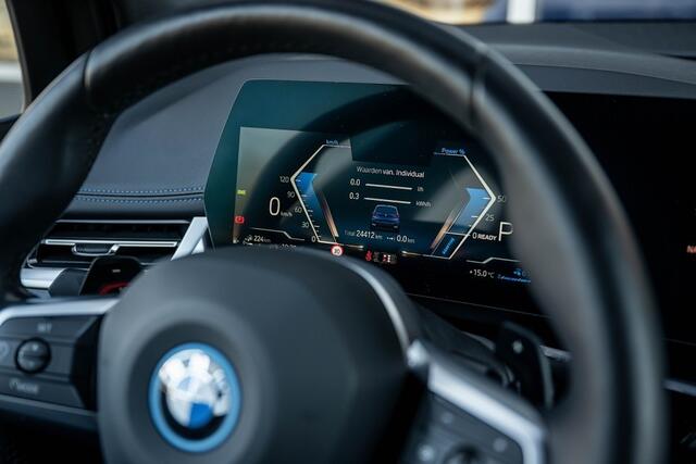 BMW 2-SERIE 225e xDrive M sport | Camera | Keyless | Adapt. Led | Sport Seats | 18 Inch |