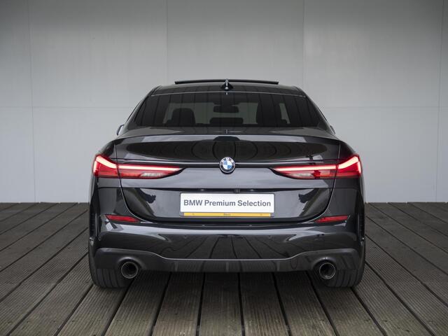 BMW 2-SERIE Gran Coupé 220i | High Executive | M Sport | Parking Pack | Panoramadak | Stoelverwarming | Achteruitrijcamera | 19''