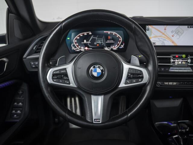 BMW 2-SERIE Gran Coupé 220i | High Executive | M Sport | Parking Pack | Panoramadak | Stoelverwarming | Achteruitrijcamera | 19''