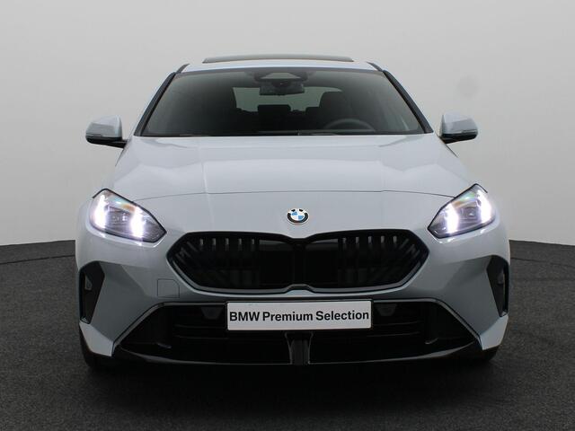 BMW 2-SERIE Gran Coupé 220 M Sportpakket Pro | Panoramadak | Harman Kardon | Parkeercamera | 18"