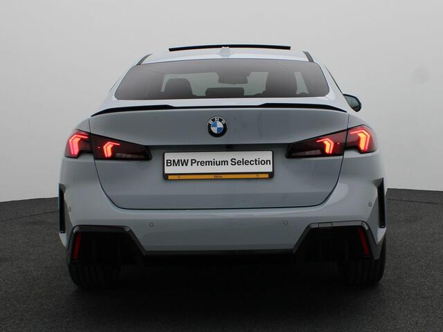 BMW 2-SERIE Gran Coupé 220 M Sportpakket Pro | Panoramadak | Harman Kardon | Parkeercamera | 18"