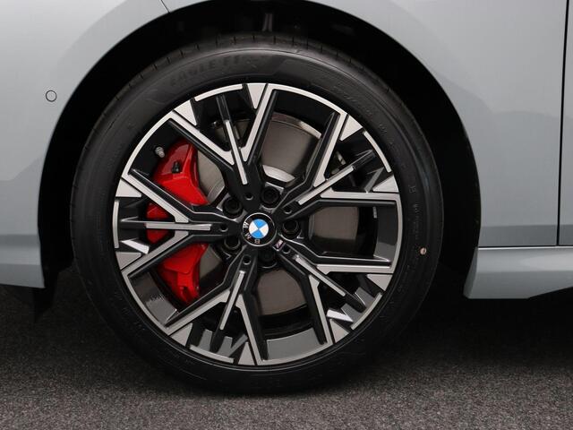 BMW 2-SERIE Gran Coupé 220 M Sportpakket Pro | Panoramadak | Harman Kardon | Parkeercamera | 18"