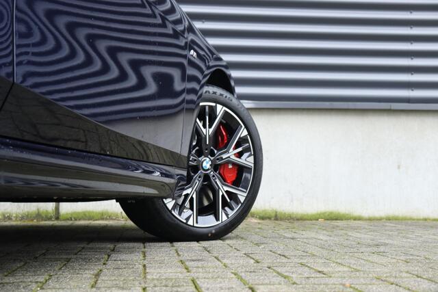 BMW 2-SERIE Gran Coupé 220 | M Sportpakket Pro | Panodak | Harman Kardon | Driving Assistant | Comfort Access | Achteruitrijcamera | Adaptieve LED | 18'' LMV | Ekris Selection