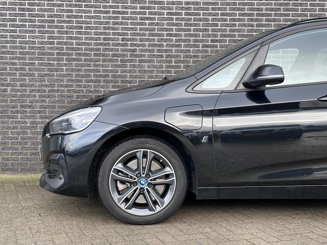 BMW 2-SERIE Active Tourer 225xe iPerformance | Head-up Display | Navigatie | Camera