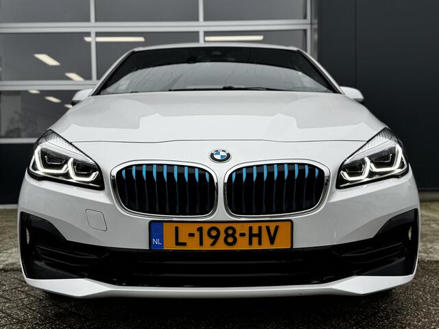 BMW 2-SERIE Active Tourer 225xe iPerformance Executive - Navigatie - Stoelverwarming - Camera - Trekhaak