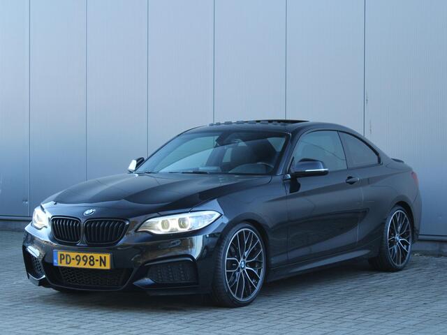BMW 2-SERIE Coupé 218i Centennial Executive M-Sport | NAP | Schuif-/kanteldak | Stoelverwarming | Lichtmetalen velgen | Climate Control | Etc..