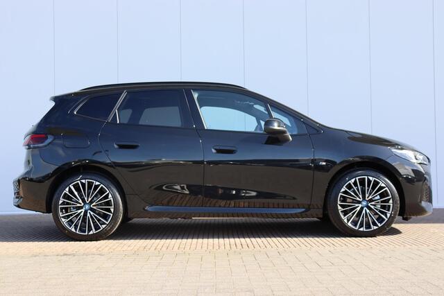 BMW 2-SERIE Active Tourer 225e xDrive M Sportpakket/ Premium Pack/ Stuurverwarming/ Comfort Acces/ Elektrische Trekhaak/ Panoramadak/ Harman-Kardon | Ekris Selection