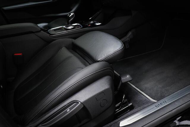 BMW 2-SERIE Gran Coupé 218i Business Edition Plus | SPORT LINE / PARKING PACK | STOELVERWARMING | DAB | APPLE | CAMERA