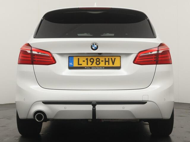 BMW 2-SERIE Active Tourer 225xe iPerformance Executive - Navigatie - Stoelverwarming - Camera - Trekhaak