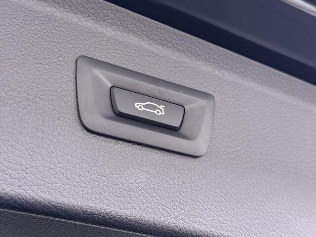 BMW 2-SERIE Active Tourer 218i Pano | Trekhaak | Camera | NAP