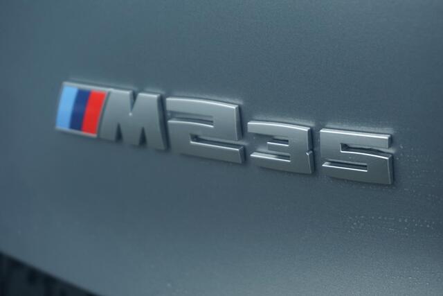 BMW 2-SERIE Gran Coupé M235 xDrive M Sport Pro / Trekhaak / Panoramadak / Driving Assistant Professional / Head-up / Rondomzicht Camera's / M sportstoelen / Elektrische Stoelen + Memory