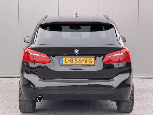 BMW 2-SERIE Active Tourer 218i High Executive | Sportstoelen | Navigatie | Stoelverwarming