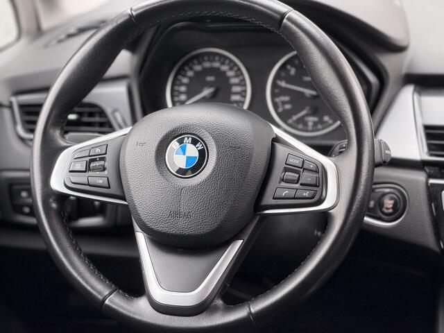BMW 2-SERIE Active Tourer 218i High Executive | Sportstoelen | Navigatie | Stoelverwarming