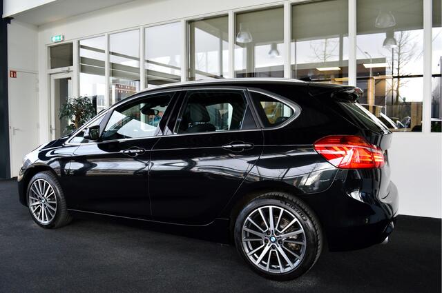 BMW 2-SERIE Active Tourer 220i Sport Line | Facelift