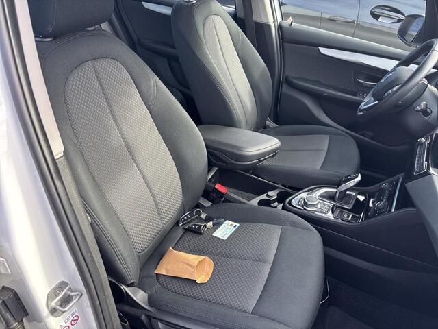 BMW 2-SERIE Active Tourer 218i Executive Automaat | Navi Plus | PDC | Head-Up Display | Metallic | 20.000 km!!! Verwacht eind april | 2 jaar BMW Garantie