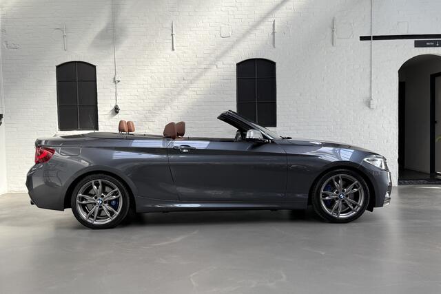 BMW 2-SERIE Cabrio M240i High Executive Stoelverw. - Groot Navi - Sportstoelen - Harman Kardon