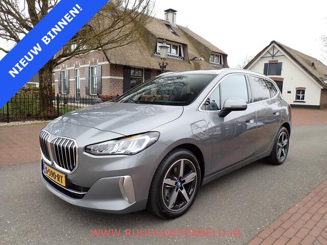 BMW 2-SERIE Active Tourer 225e xDrive SCHUIFDAK / TREKHAAK / CARPLAY / CRUISE / LEER/ NAVI