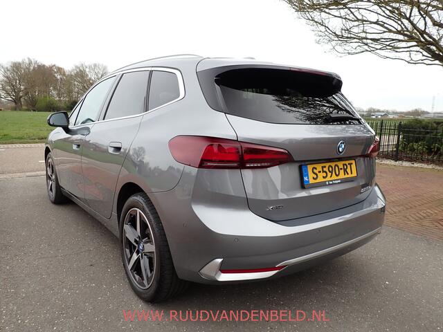 BMW 2-SERIE Active Tourer 225e xDrive SCHUIFDAK / TREKHAAK / CARPLAY / CRUISE / LEER/ NAVI