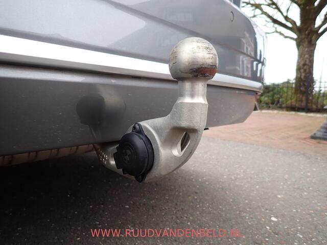 BMW 2-SERIE Active Tourer 225e xDrive SCHUIFDAK / TREKHAAK / CARPLAY / CRUISE / LEER/ NAVI