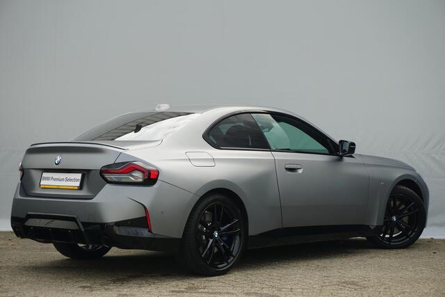 BMW 2-SERIE Coupé 218i Individual Frozen Pure Grey | M Sportpakket | Stuur- en stoelverwarming | Harman Kardon | Innovation Pack | Comfort Pack | Lentevoordeel