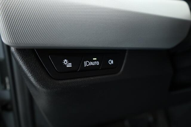 BMW 2-SERIE Active Tourer 218i | Navi | All Seasons | Camera | Apple CarPlay | LED | Stoelverw. | Cruise Ctrl.