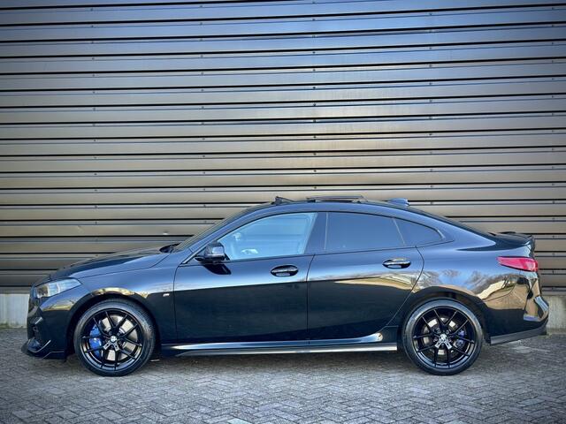 BMW 2-SERIE Gran Coupé 220i M-PERFORMANCE M235 PANO|KEYLESS|BLINDSPOT|SFEER