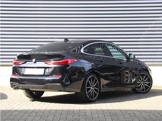 BMW 2-SERIE Gran Coupé 218i | High Executive | M Sportpakket | Harman Kardon | Stuurwiel Verwarmd | Sportstoelen | Camera | M Sportremmen | 19'' LMV