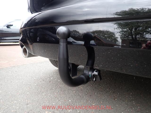 BMW 2-SERIE Active Tourer 218i / HEAD-UP / TREKHAAK / CRUISE