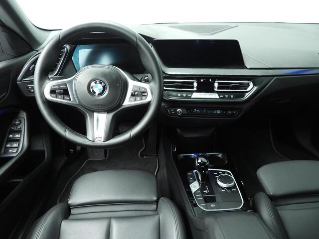 BMW 2-SERIE Gran Coupe 218i | LED | Navigatie | Sportstoelen | Trekhaak | DAB | Hifi speakers | Alu 17 inch