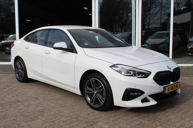 BMW 2-SERIE Gran Coupé 218i Executive Edition//Stoelverwarming//LED//Carplay!!