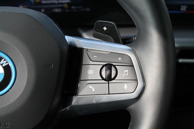 BMW 2-SERIE Active Tourer 225e xDrive Automaat / Panoramadak / Trekhaak / Adaptief M Onderstel / Sportstoelen / Stoelverwarming / Parking Assistant Plus / Head-Up / Adaptieve LED