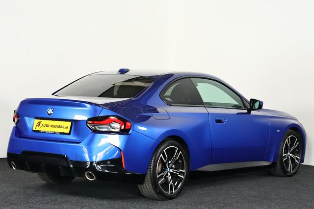 BMW 2-SERIE Coupé 218i / LED / HUD / Navi / CarPlay / Portimao Blauw