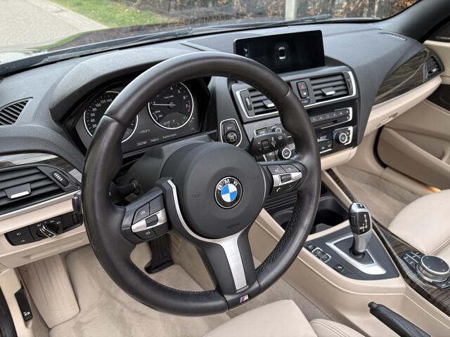 BMW 2-SERIE Cabrio 220i High Executive / AUTOMAAT / NAVI / HARMAN KARDON / LEER / LUXURY / 1E EIGENAAR