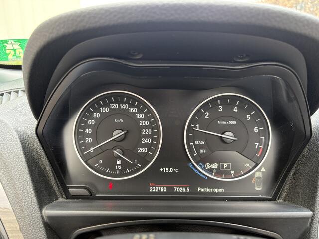 BMW 2-SERIE Cabrio 220i High Executive / AUTOMAAT / NAVI / HARMAN KARDON / LEER / LUXURY / 1E EIGENAAR